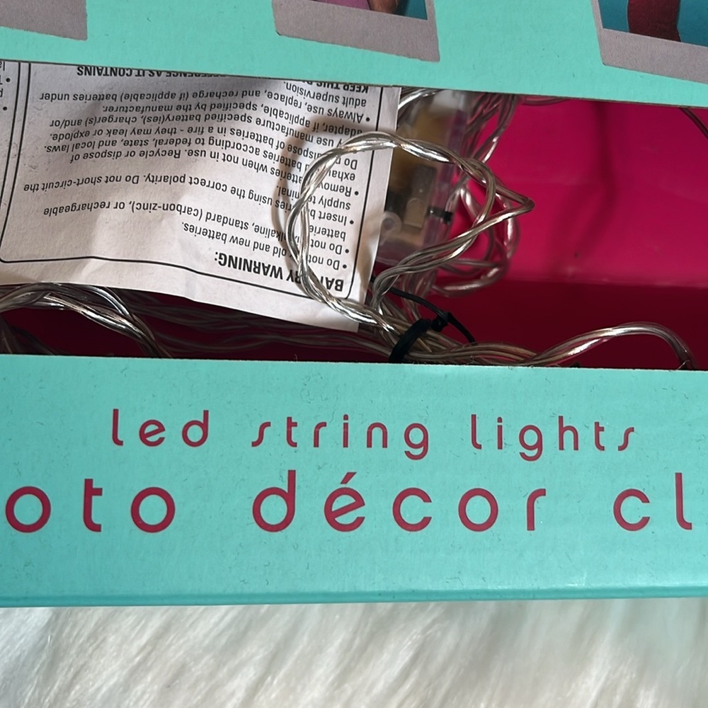 Wanderlust Photo Decor Clips 10ft LED String Lights - Picture 2 of 8